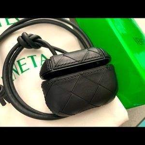Brand New Bottega Veneta Black AirPod pro case